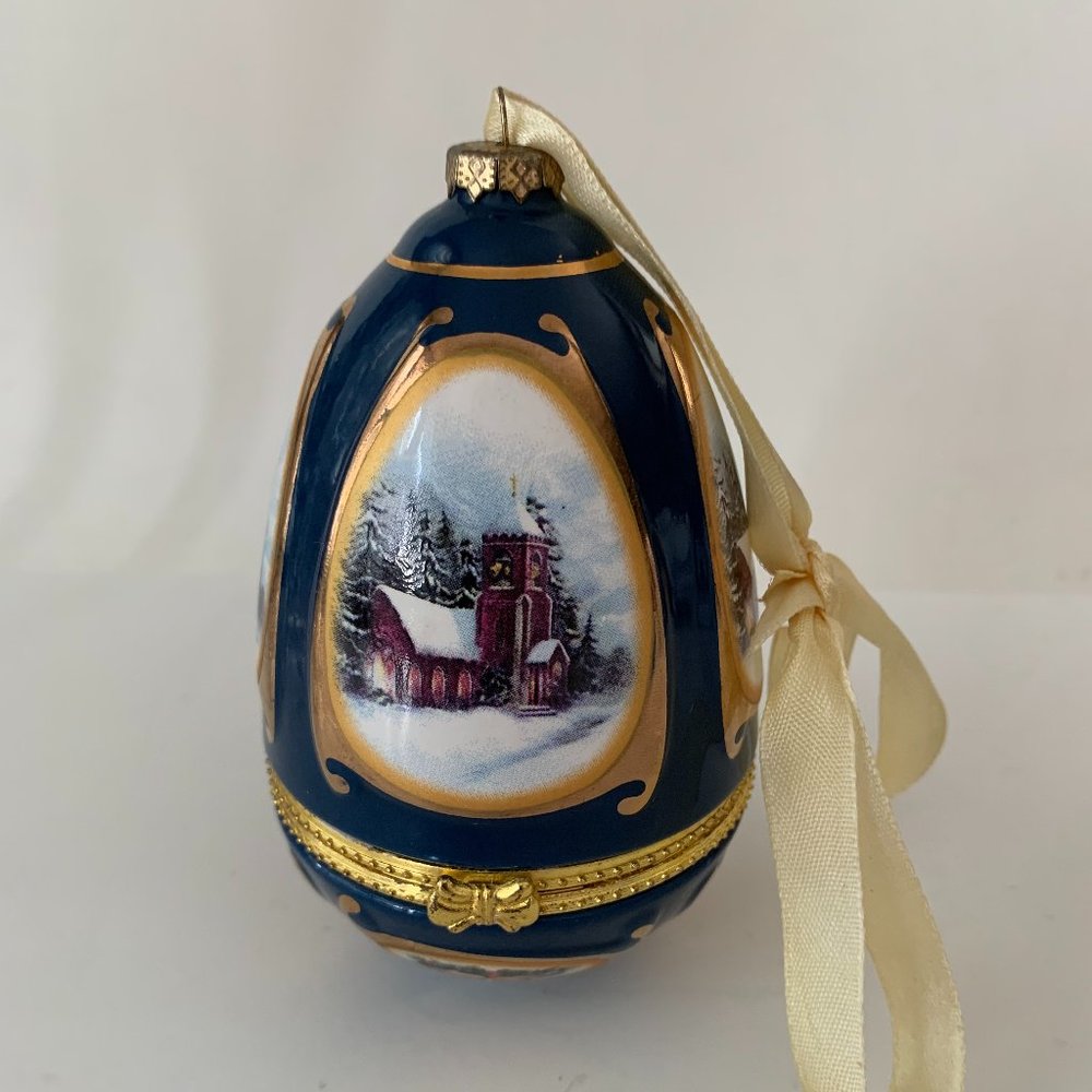 Mr. Christmas 2007 Musical Egg-Shaped Ornament Blue Snowy Church Away in Manger